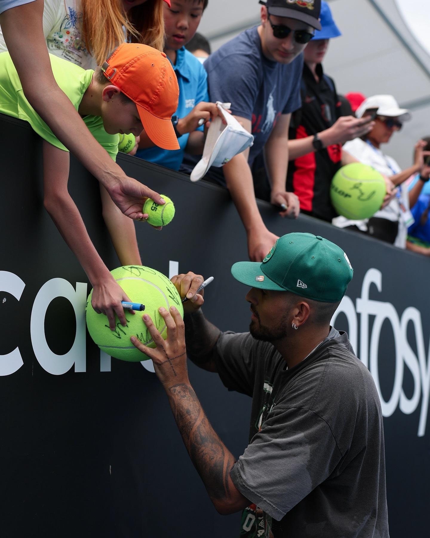阿贾克斯发布备战花絮,窗口期刷新队史纪录,NBA季后赛任务艰巨,控场能力受关注的简单介绍-英雄联盟
