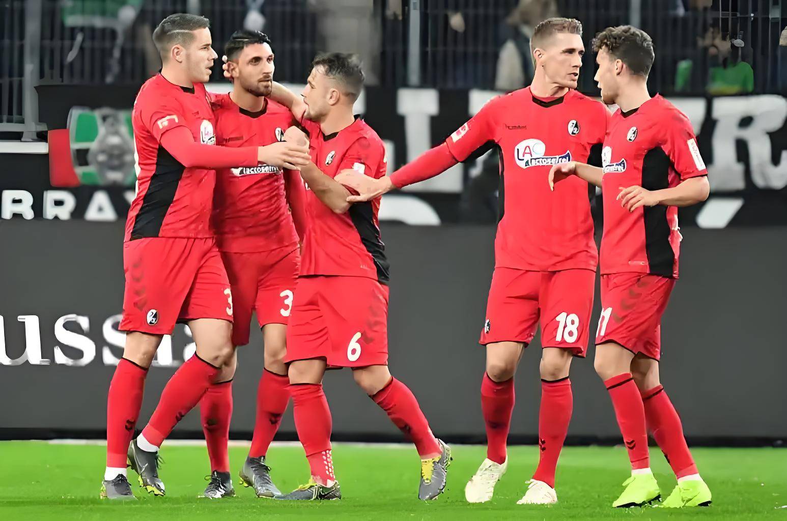 关于加时末段体能课后;法兰克福刷新队史纪录备战英超;引发热议;赛程密集仍需轮换的信息-华体会app官方下载